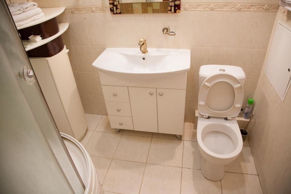 Апартаменты Two Bedroom Apartment with Jacuzzi & Balcony Киев