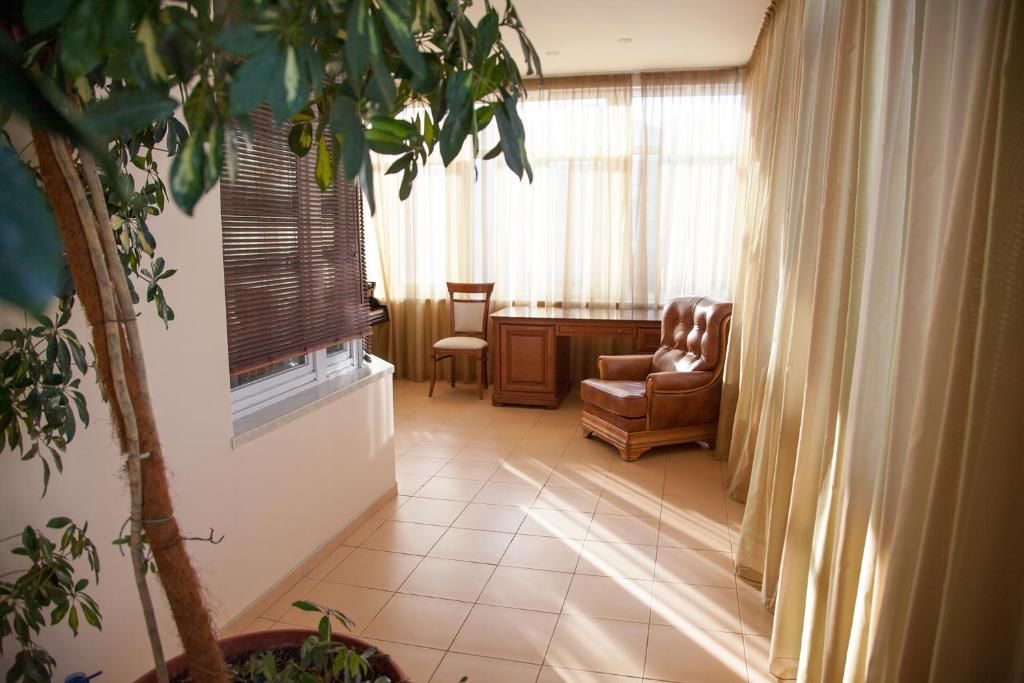 Апартаменты Two Bedroom Apartment with Jacuzzi & Balcony Киев-31