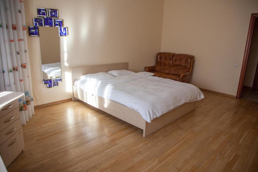 Апартаменты Two Bedroom Apartment with Jacuzzi & Balcony Киев