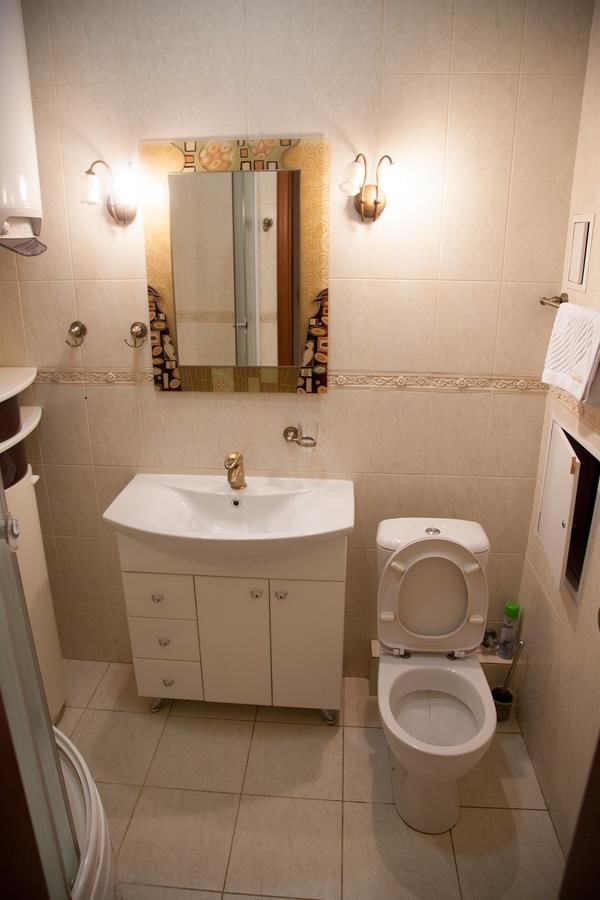 Апартаменты Two Bedroom Apartment with Jacuzzi & Balcony Киев